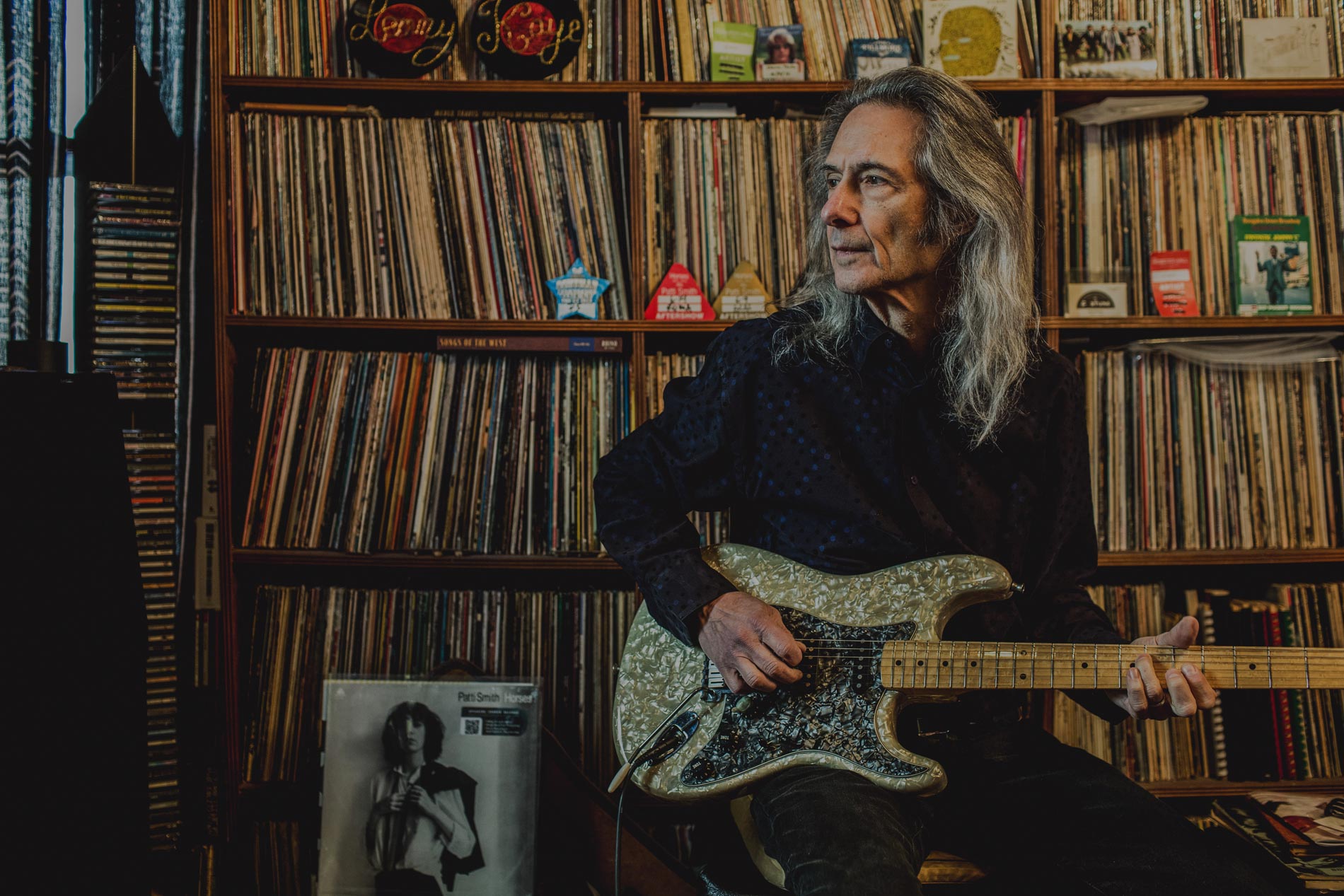 Lenny Kaye at his home 